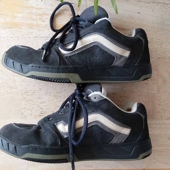 Vans Other - Vintage VANS skate shoes BERCY 40575-76 90'S ERA